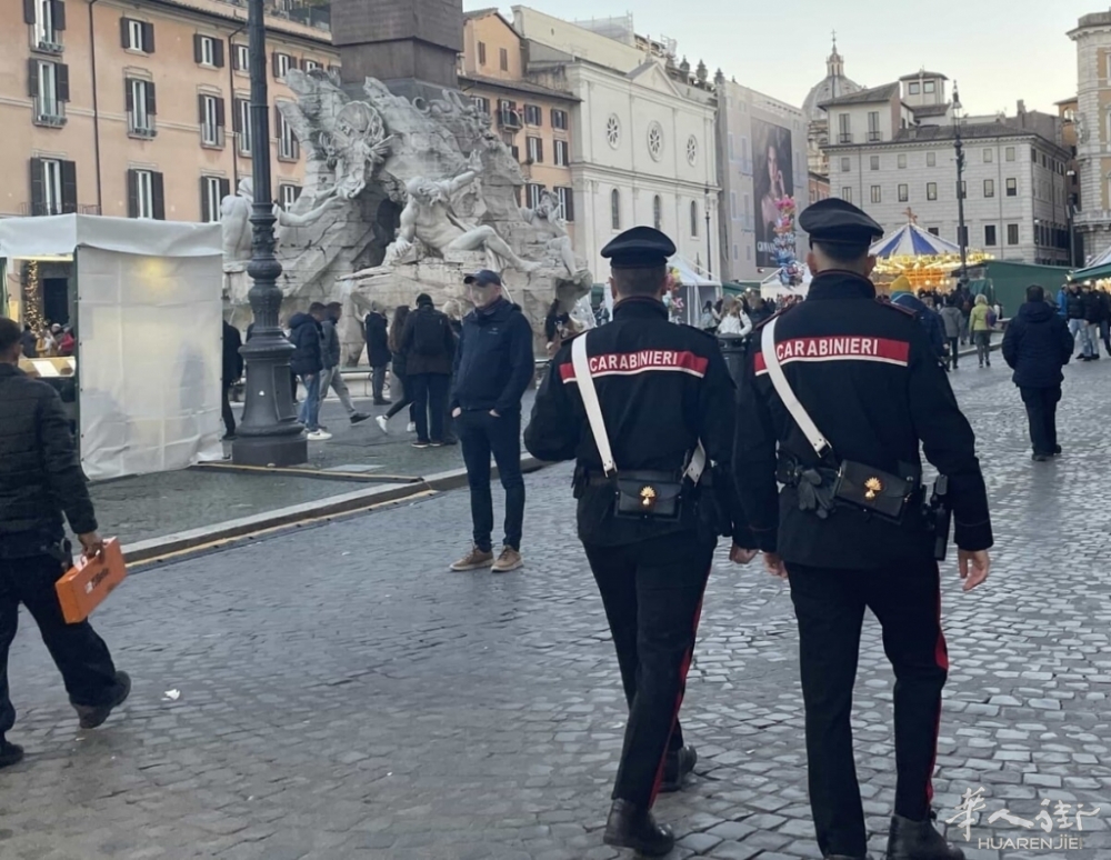 Carabinieri borseggio.jpg