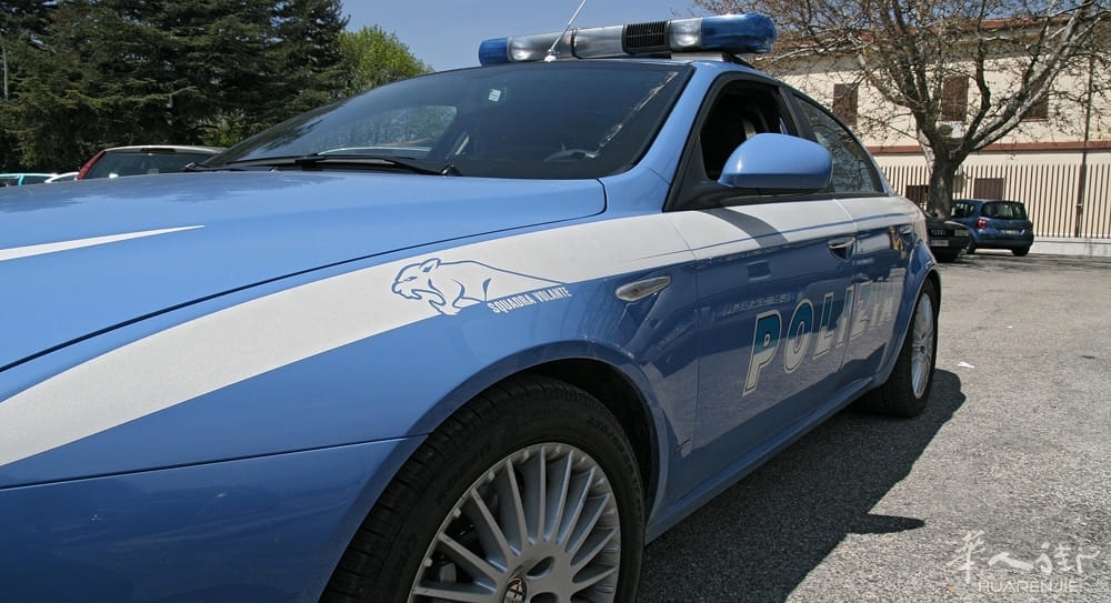 polizia giorno-2-7.jpg