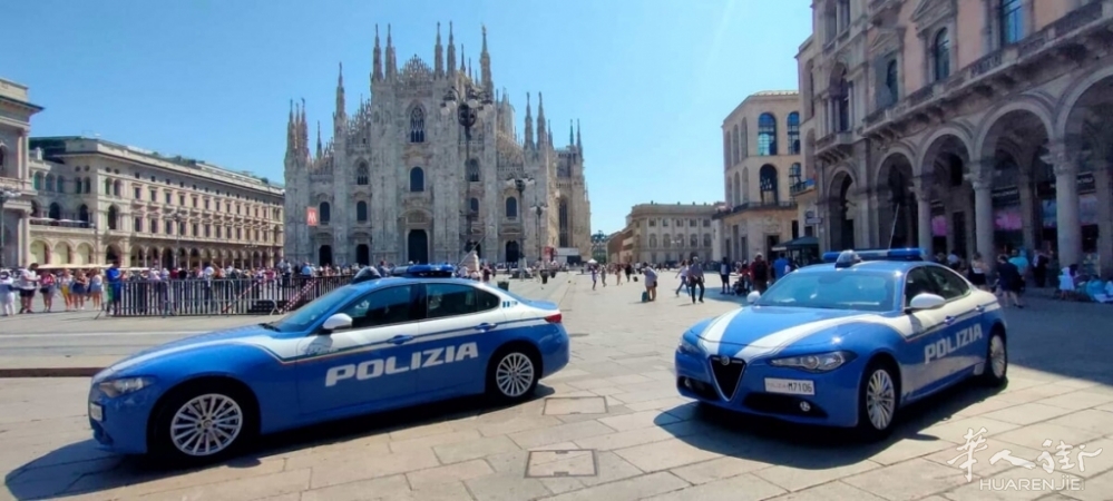 polizia volanti duomo giorno-3.jpeg