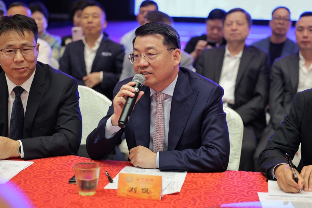 M30A3169.JPG article_img