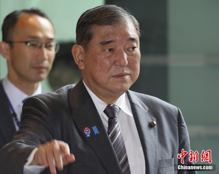 当地时间2025年5月22日,日本东京,日本首相石破茂到达其办公室。图/视觉中国 article_img