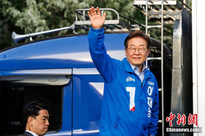 当地时间2025年5月21日,韩国仁川,李在明出席竞选活动。图/视觉中国 article_img