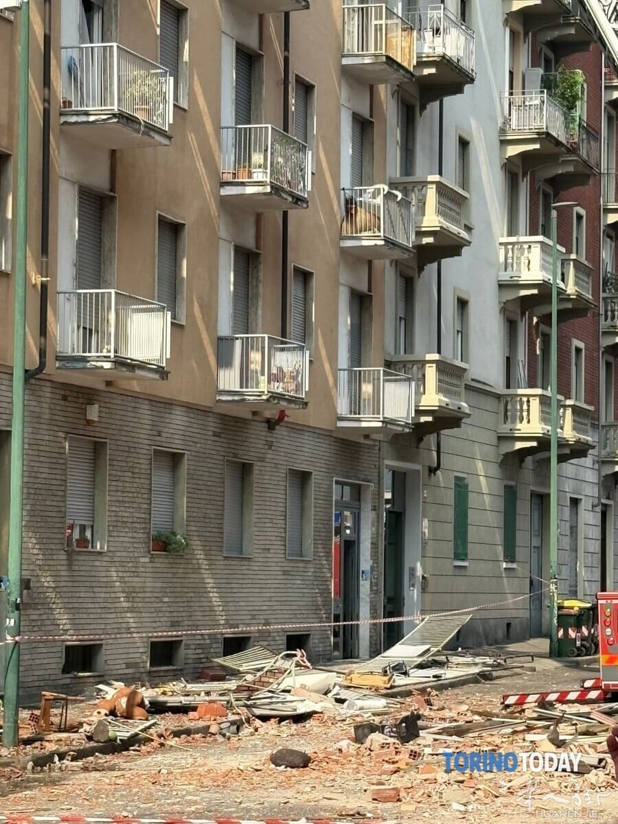 incendio-mansarda-via-nizza-250630-14.jpg article_img