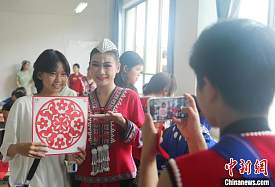 老挝华裔新生代游学普洱收官 茶咖为媒架起友谊桥梁