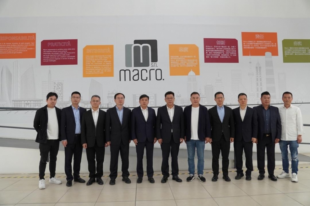 温州市政府代表团考察米兰华人皮具企业MACRO SRL 