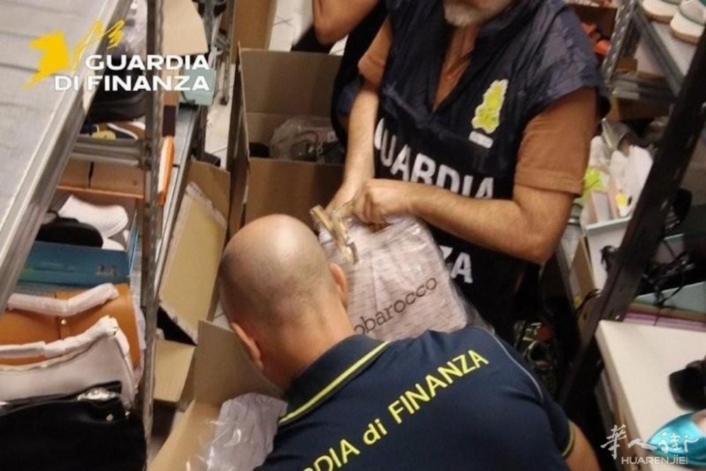 税警在米兰周边查扣3万多仿冒奢侈品牌服饰，缴获62万欧元现金 ... 